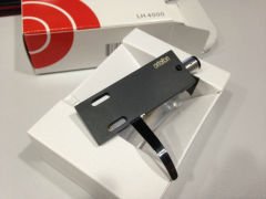 LH 4000 Headshell S kol pikaplar için uyumludur. Headshell kablosu dahil (çift pinlidir))